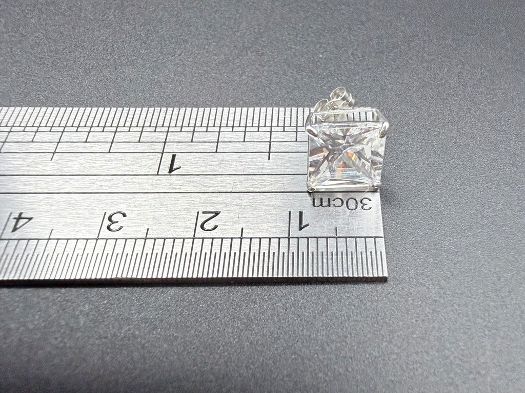 9ct White Gold Cubic Zirconia Princess Cut Stud Earrings Boxed