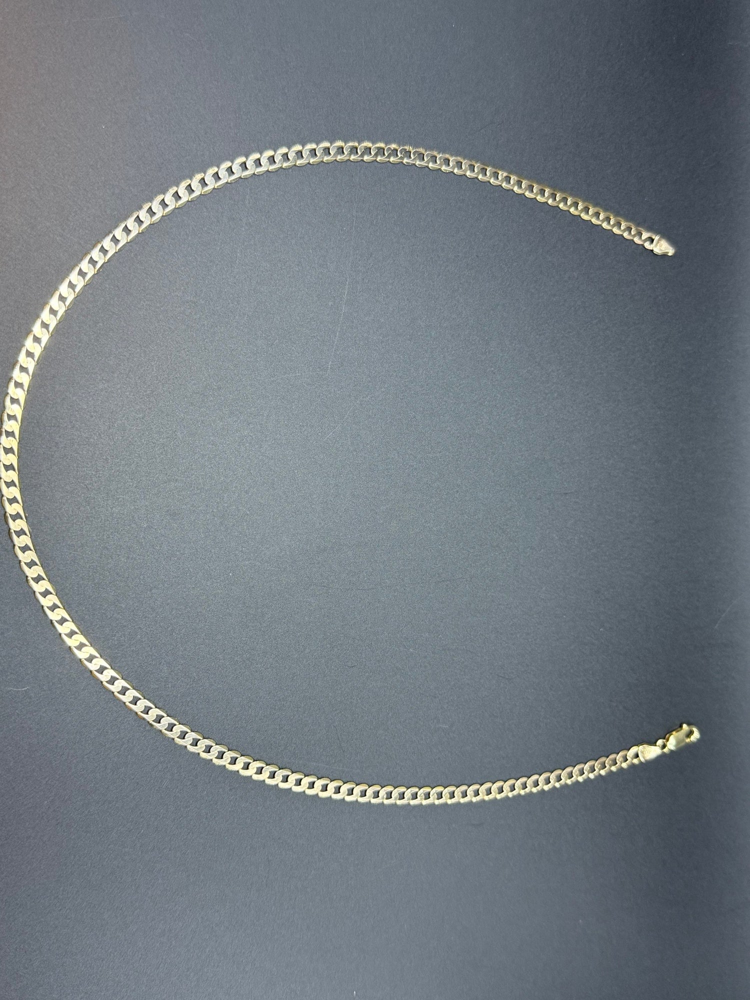 Solid 9ct Yellow Gold Curb Chain Necklace 46cm 10.7g 375 Hallmarked