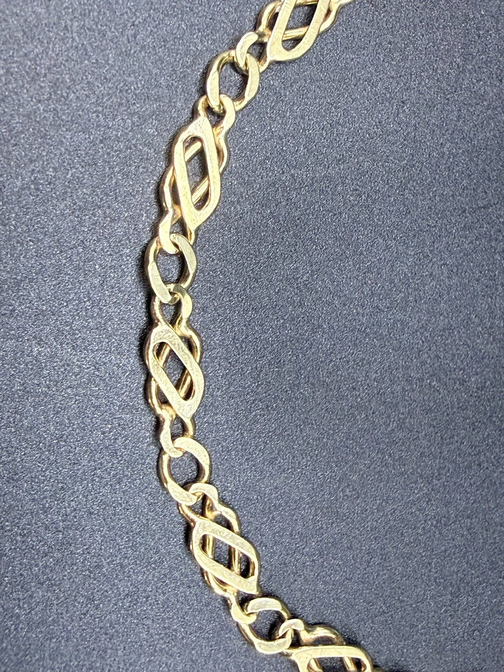 Solid 9ct Yellow Gold Celtic Knot Bracelet 20cm 3.8g 375 Hallmarked