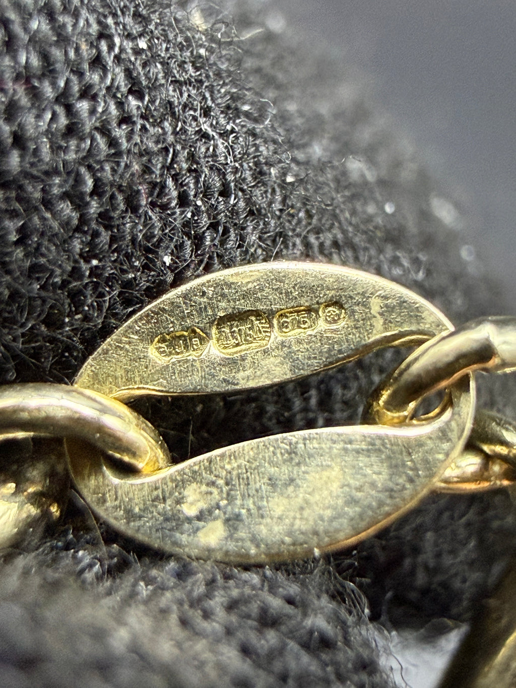 Solid 9ct Yellow Gold Belcher Bracelet T-Bar Toggle 19.5cm 4.4g 375