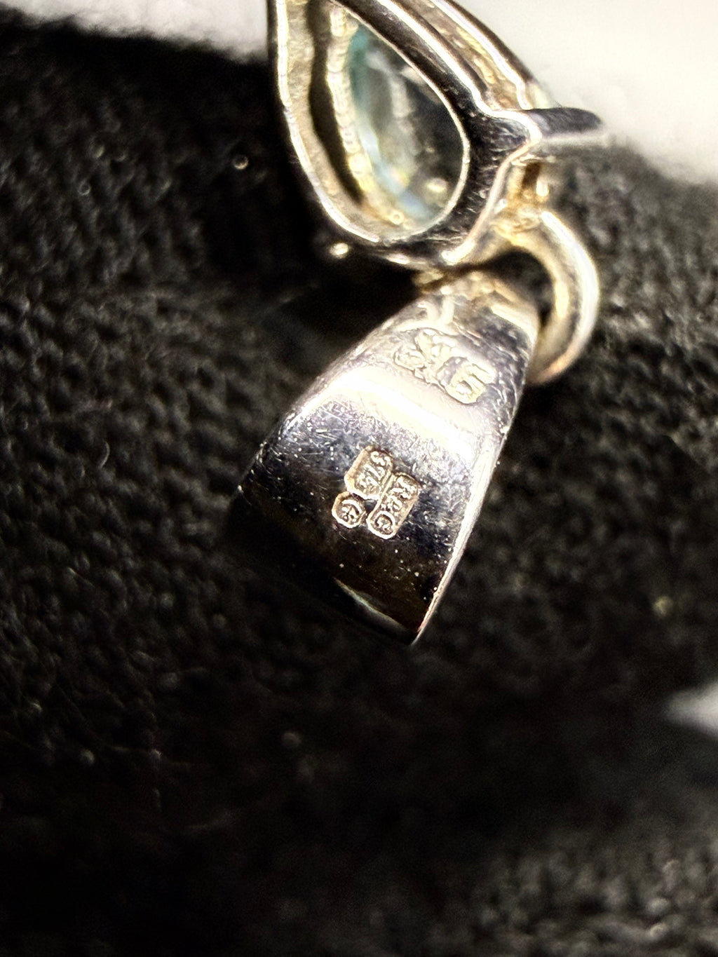 9ct White Gold Blue Topaz Cross Pendant 2.7g Hallmarked