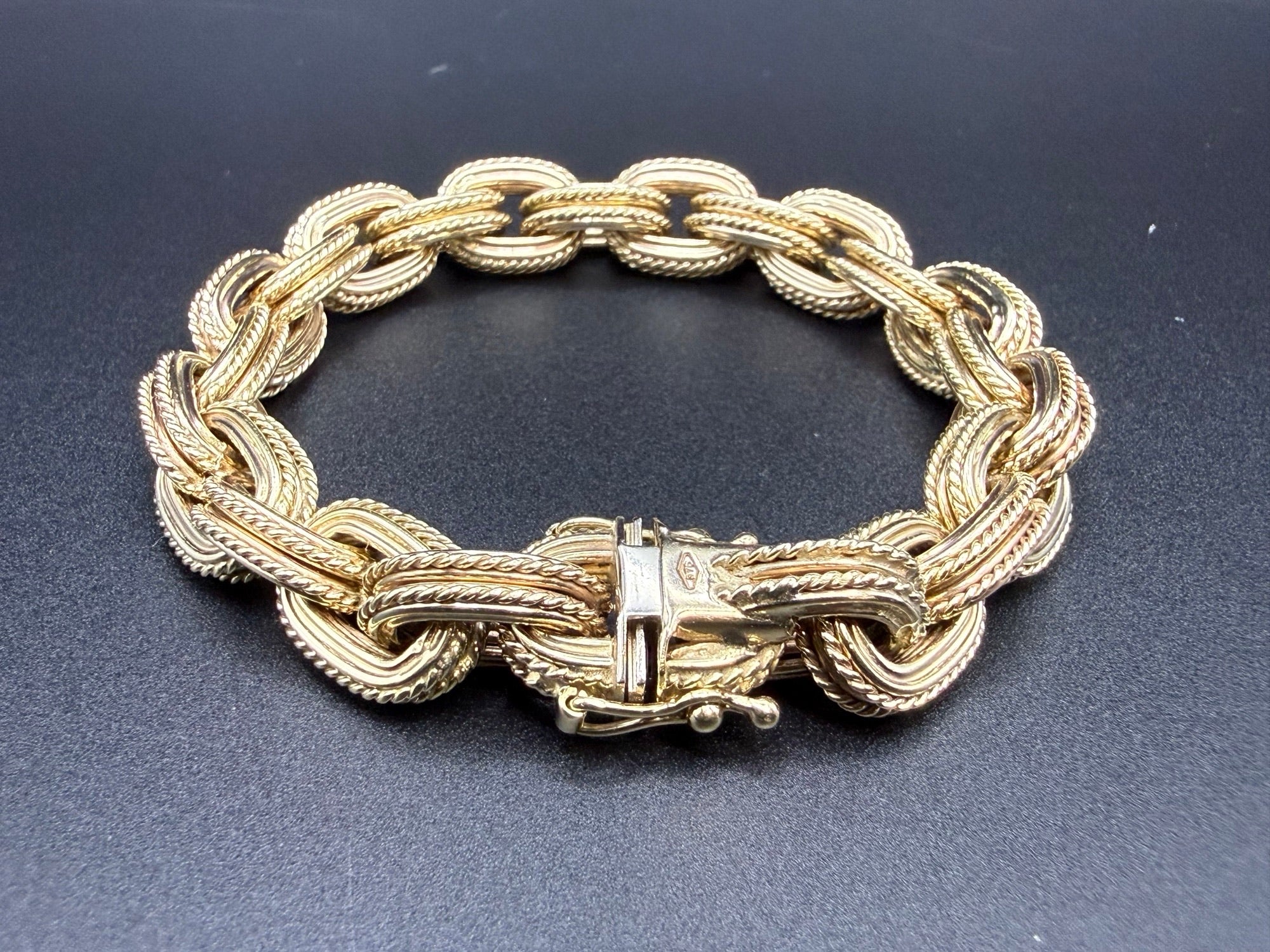Solid 9ct Yellow Gold Heavy  Bracelet 20cm 29.8g 375