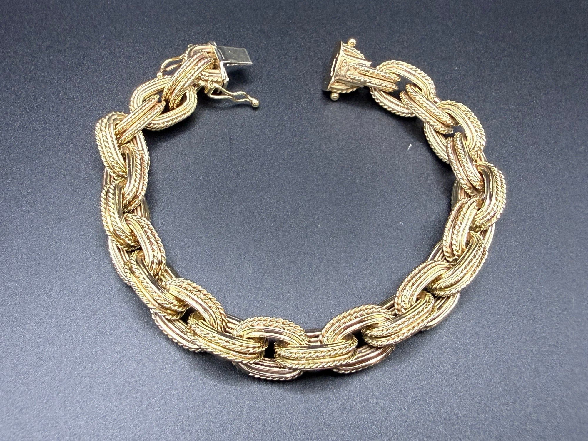 Solid 9ct Yellow Gold Heavy  Bracelet 20cm 29.8g 375