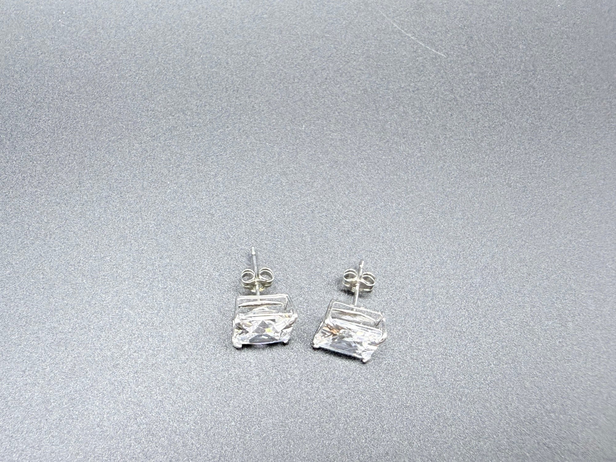 9ct White Gold Cubic Zirconia Princess Cut Stud Earrings Boxed