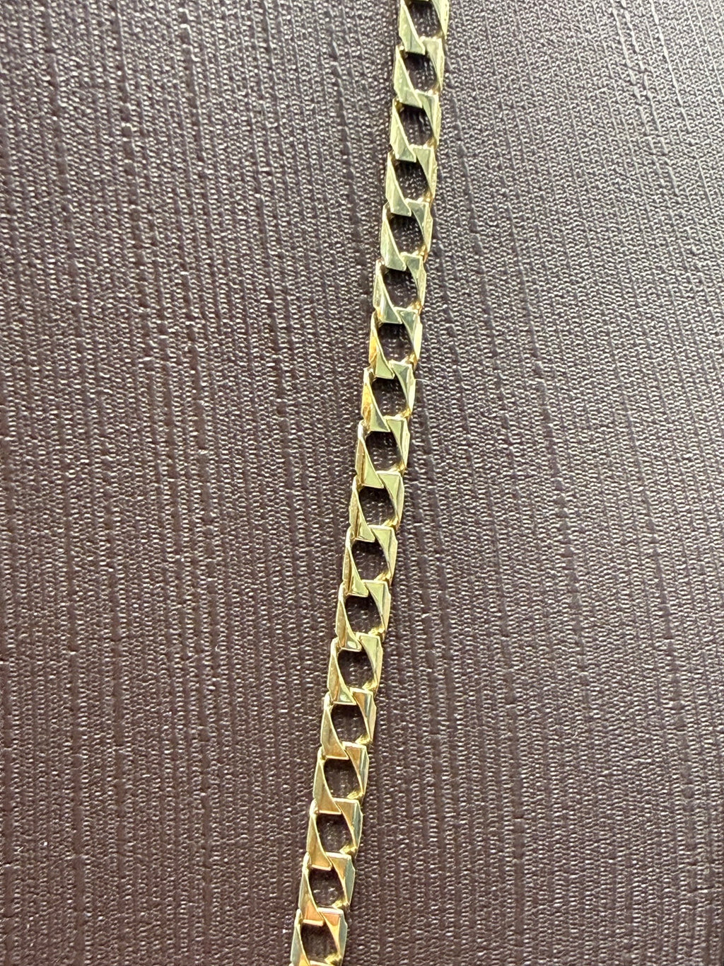 Solid 9ct Yellow Gold Curb Chain Necklace 66cm 8.5g 375 Long