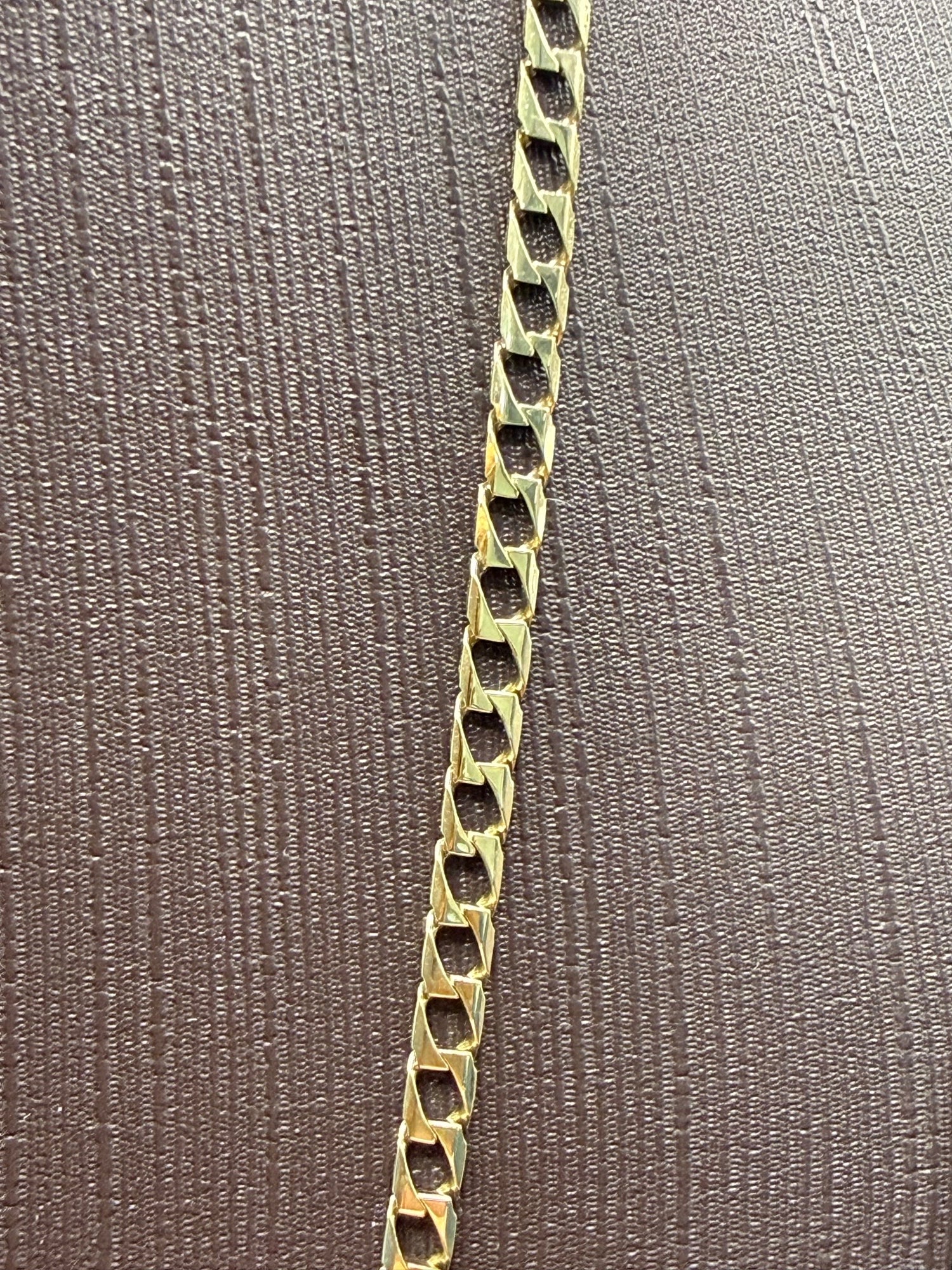 Solid 9ct Yellow Gold Curb Chain Necklace 66cm 8.5g 375 Long