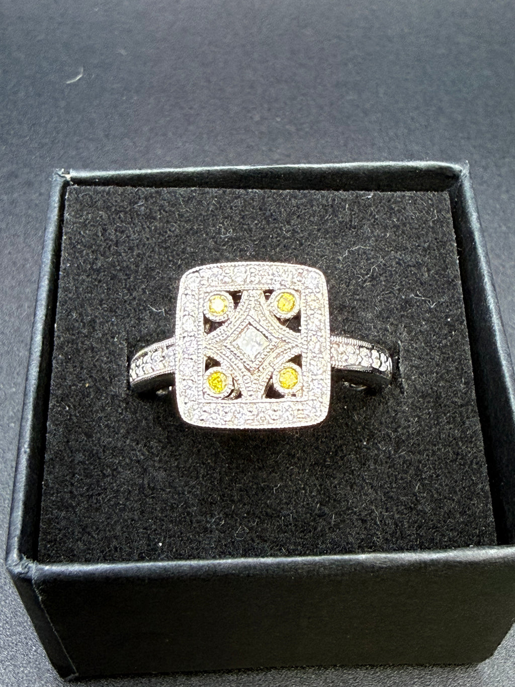 V&Co 18ct White Gold Art Deco Diamond Panel Ring Size M 1/2 6.8g 750