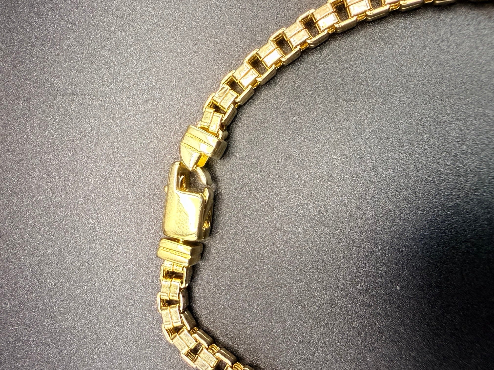 Solid 9ct Yellow Gold Box Link Bracelet 19cm 8.9g 375 London