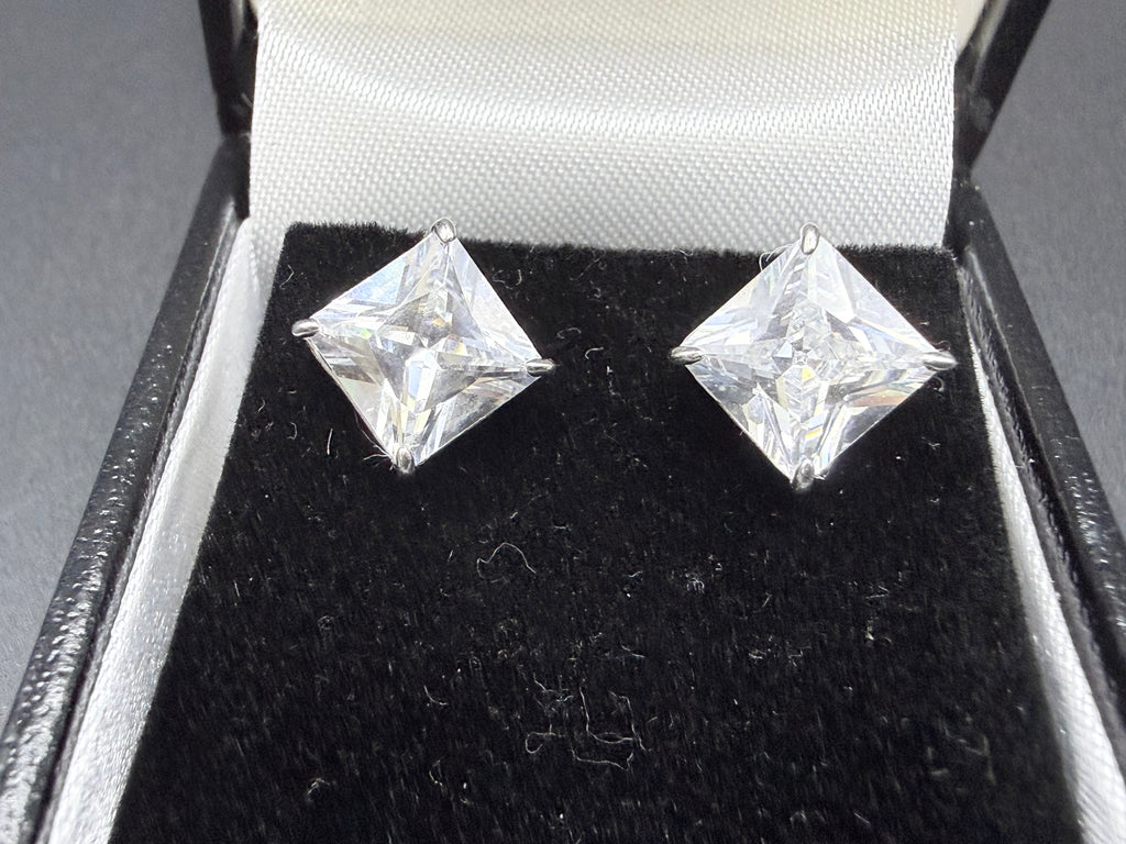 9ct White Gold Cubic Zirconia Princess Cut Stud Earrings Boxed
