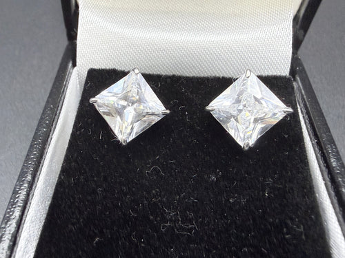 9ct White Gold Cubic Zirconia Princess Cut Stud Earrings Boxed