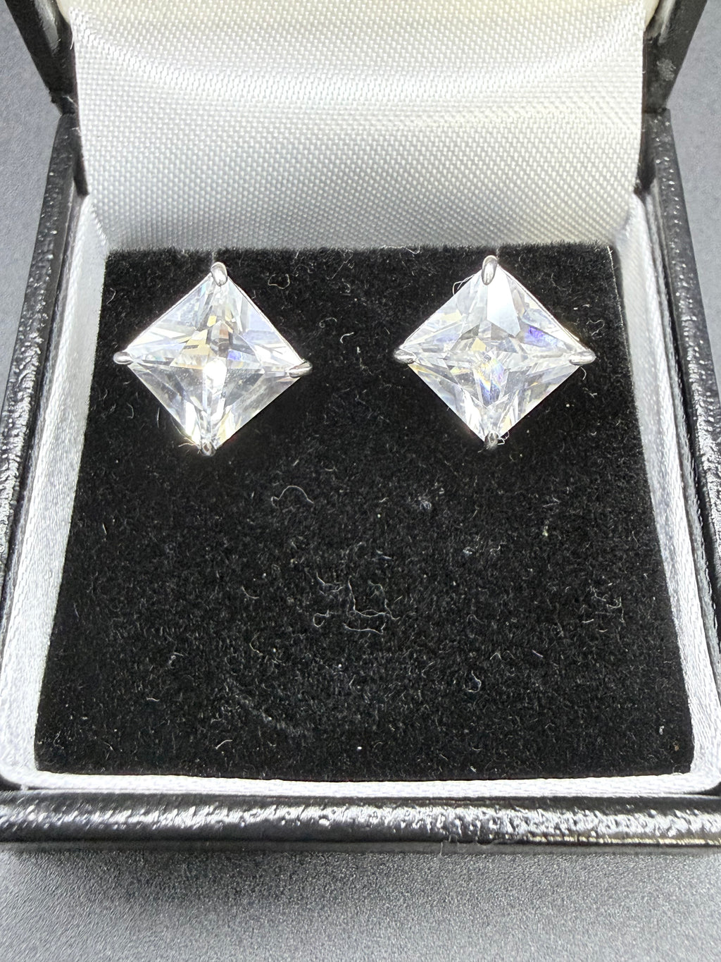 9ct White Gold Cubic Zirconia Princess Cut Stud Earrings Boxed