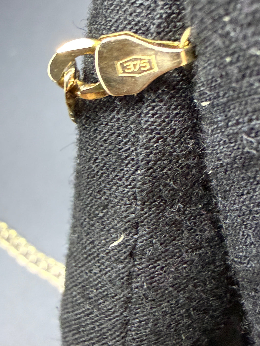 Solid 9ct Yellow Gold Curb Chain Necklace 46cm 10.7g 375 Hallmarked