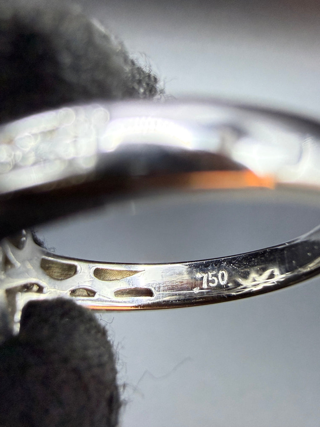 V and Co 18ct white gold Art Deco diamond panel ring, size M and a half