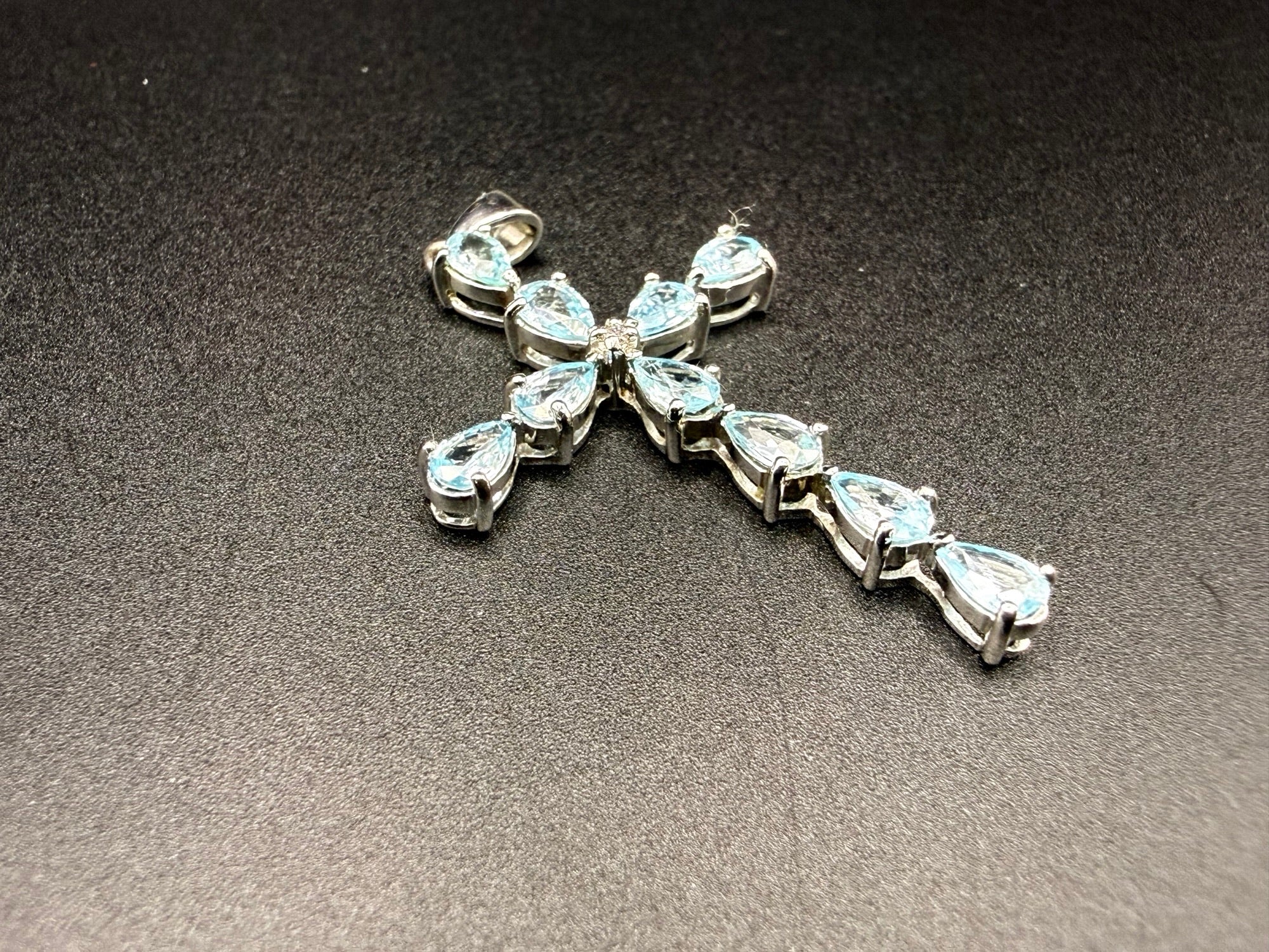 9ct White Gold Blue Topaz Cross Pendant 2.7g Hallmarked