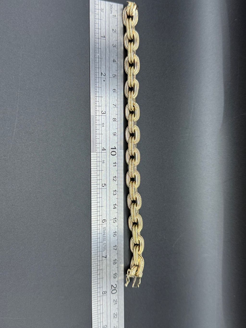 Solid 9ct Yellow Gold Heavy  Bracelet 20cm 29.8g 375