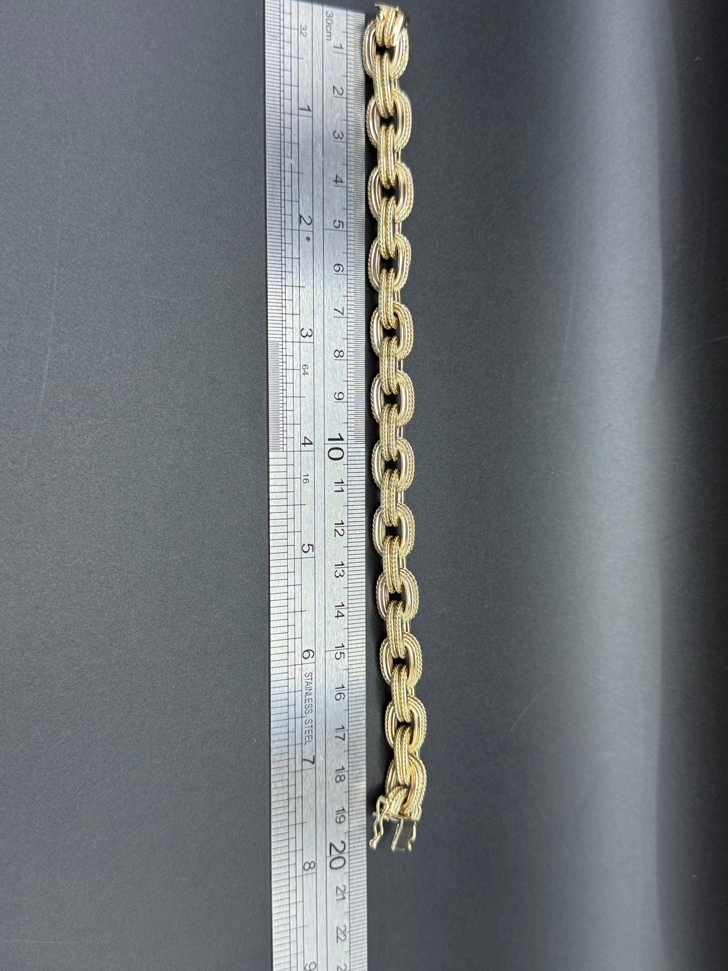 Solid 9ct Yellow Gold Heavy  Bracelet 20cm 29.8g 375