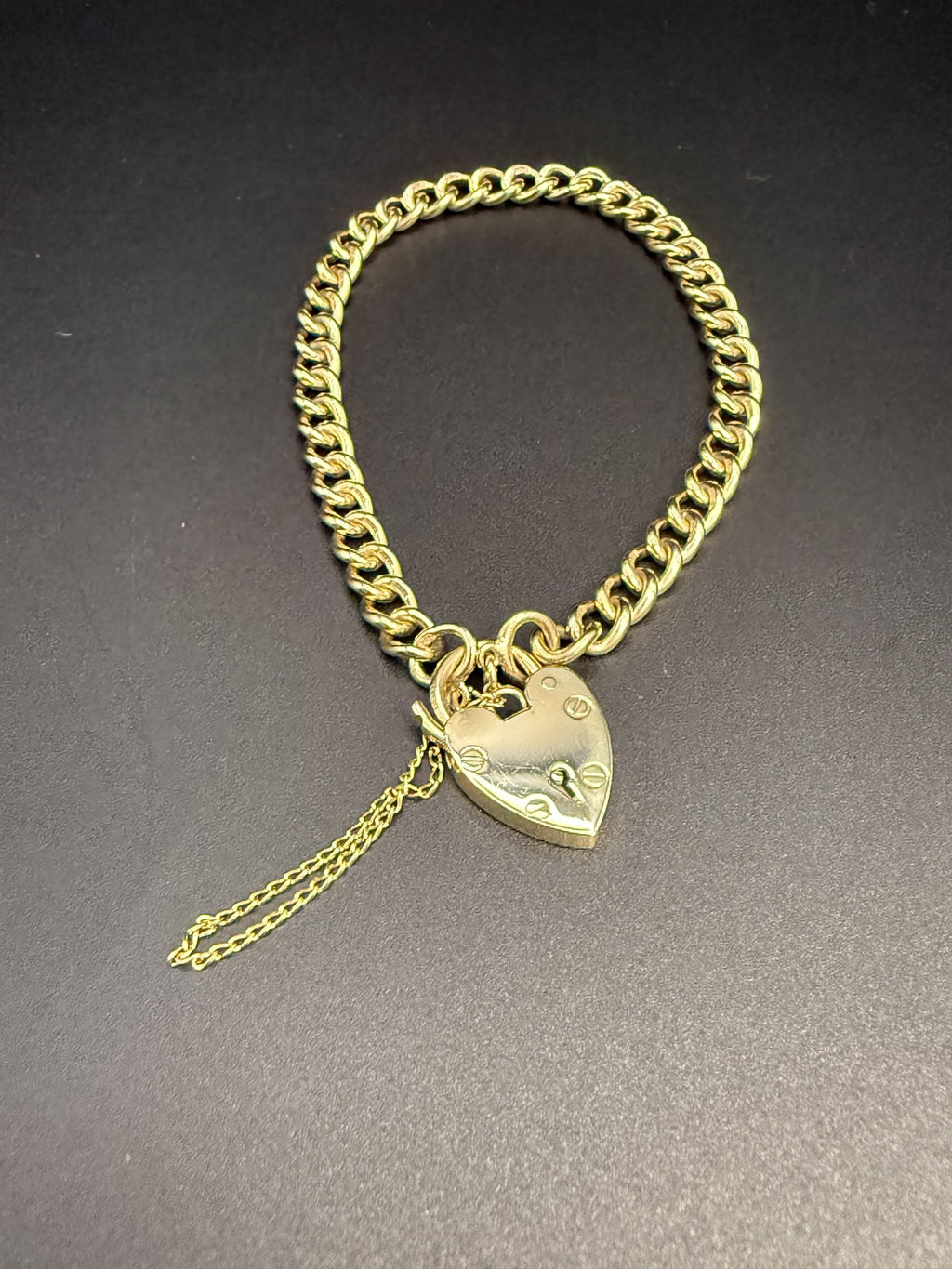 Solid 9ct Gold Curb Bracelet Heart Padlock Clasp 17cm 14.8g 375 Hallmarked