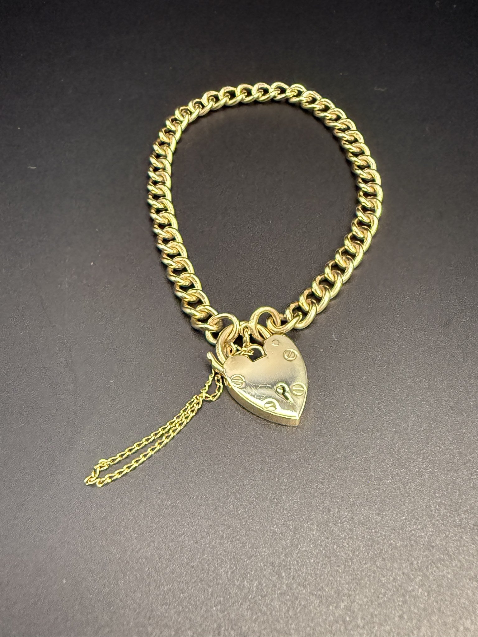Solid 9ct Gold Curb Bracelet Heart Padlock Clasp 17cm 14.8g 375 Hallmarked