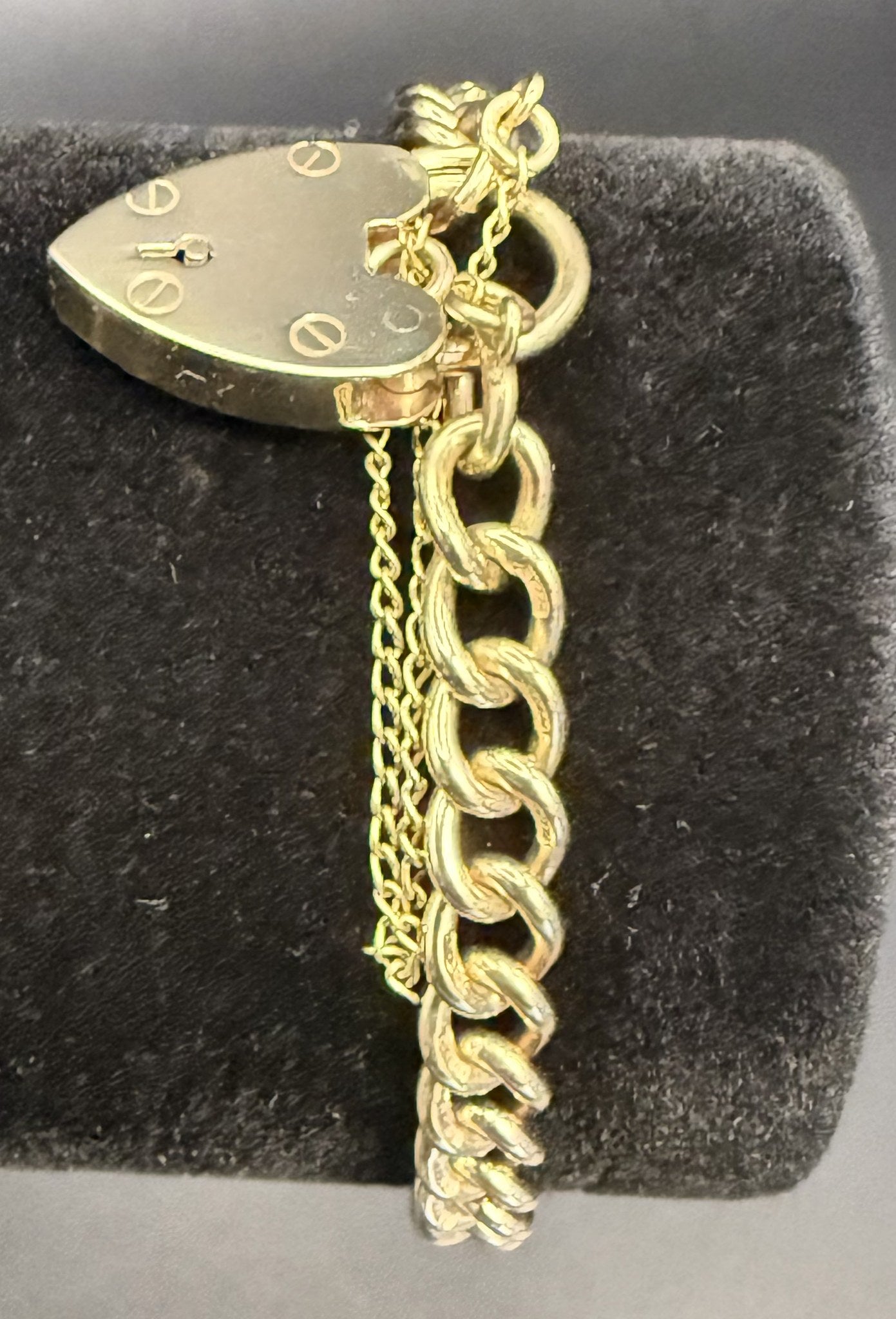Solid 9ct Gold Curb Bracelet Heart Padlock Clasp 17cm 14.8g 375 Hallmarked