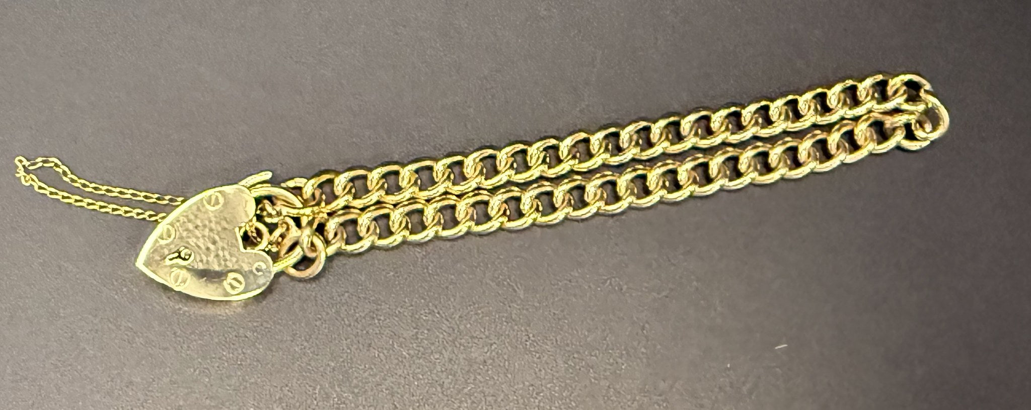 Solid 9ct Gold Curb Bracelet Heart Padlock Clasp 17cm 14.8g 375 Hallmarked