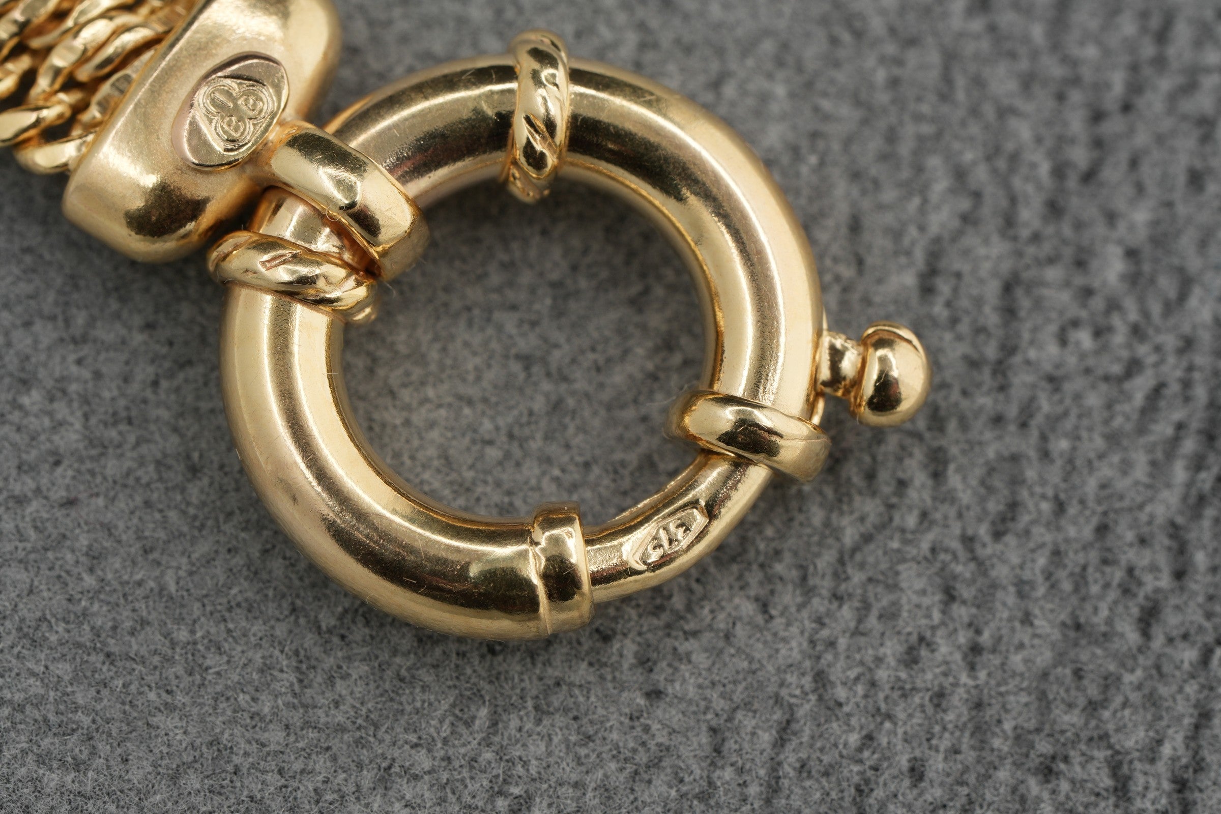 9ct yellow gold open mesh effect bracelet, Sheffield hallmarked
