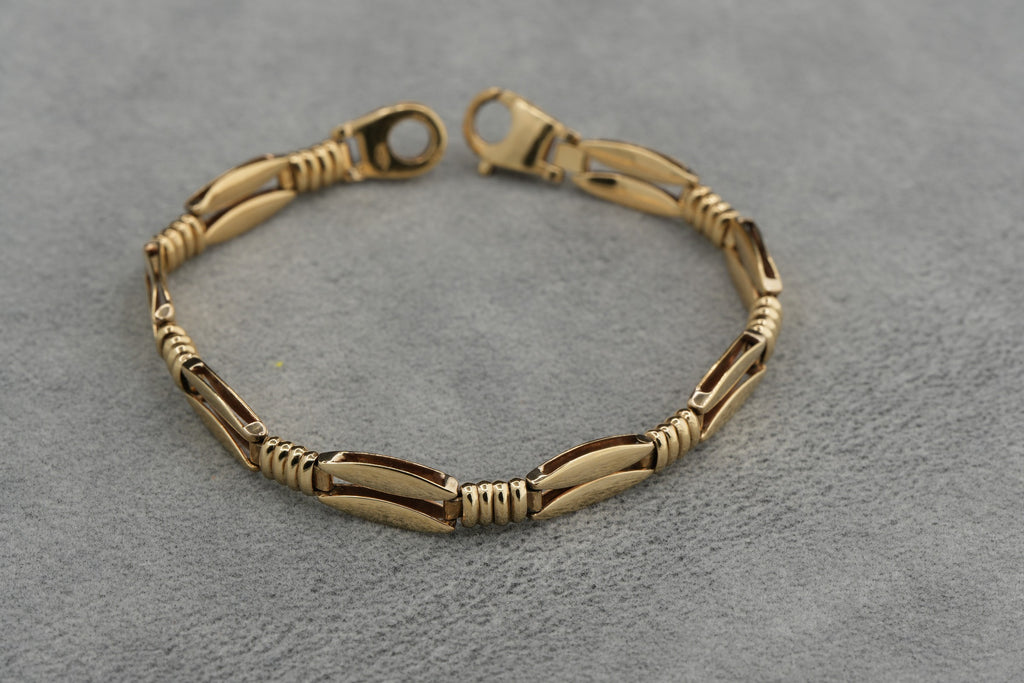 Solid 9ct Gold Coffee Bean Link Bracelet 18.5cm 9.8g 375 Hallmarked Ladies Gift