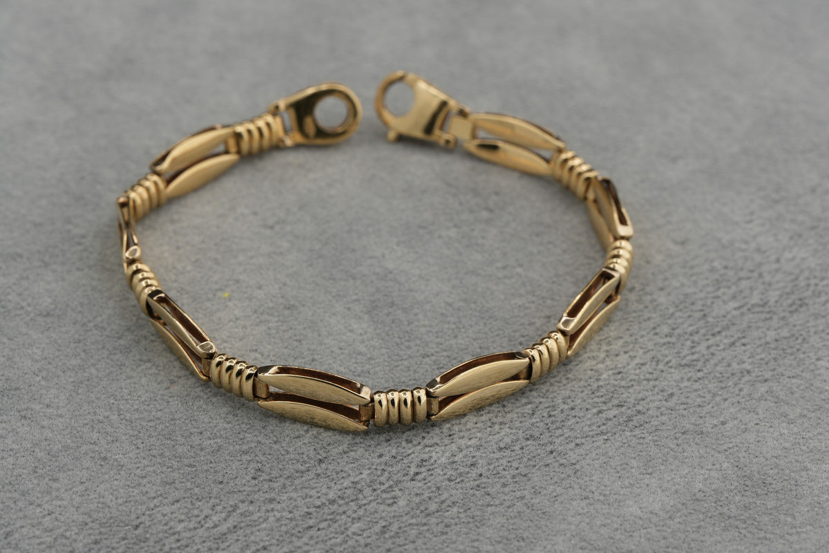 Solid 9ct Gold Coffee Bean Link Bracelet 18.5cm 9.8g 375 Hallmarked Ladies Gift