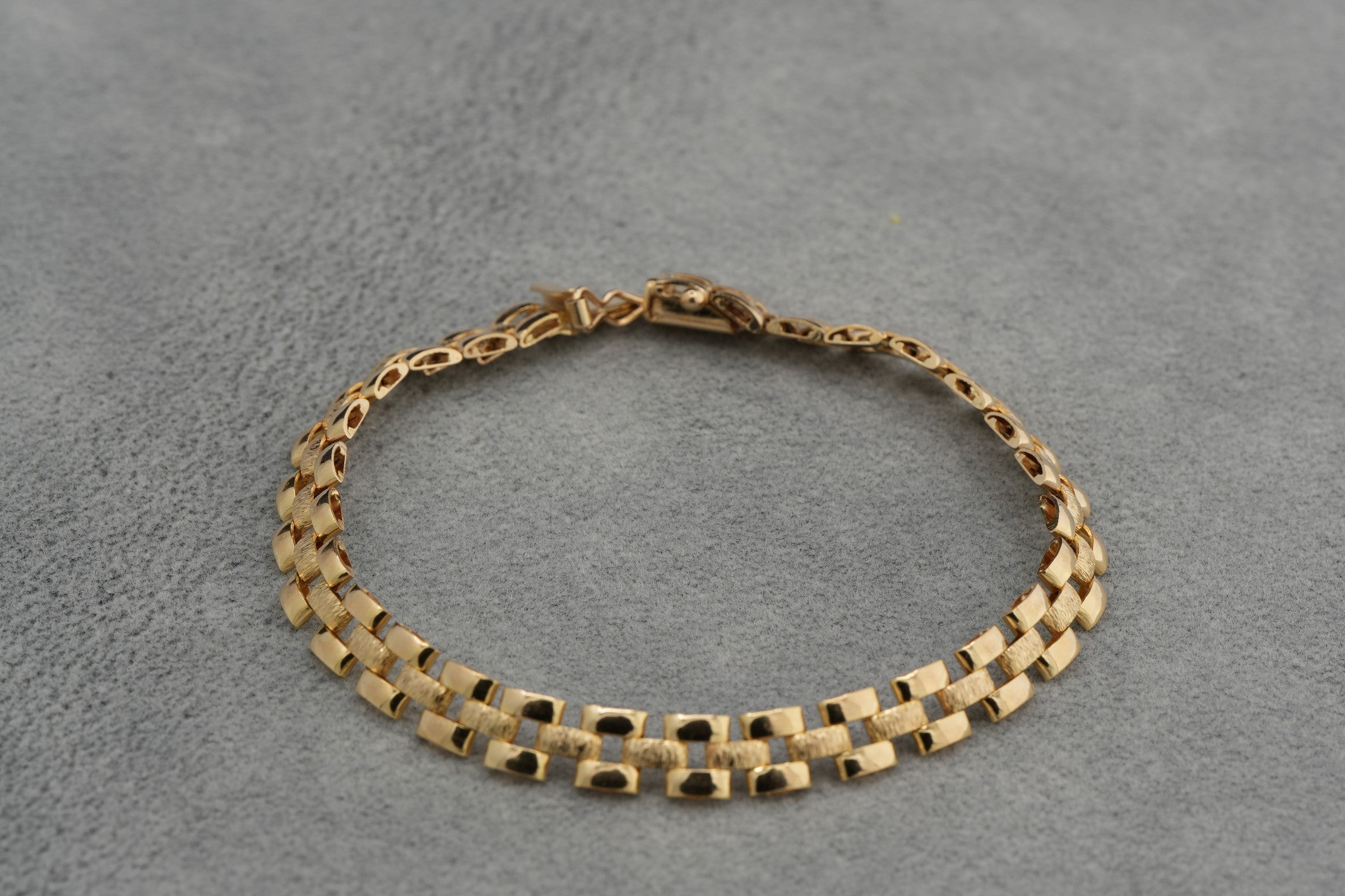9ct Gold Panther Link Bracelet 20cm 8.0g 375 Hallmarked Ladies Statement Gift