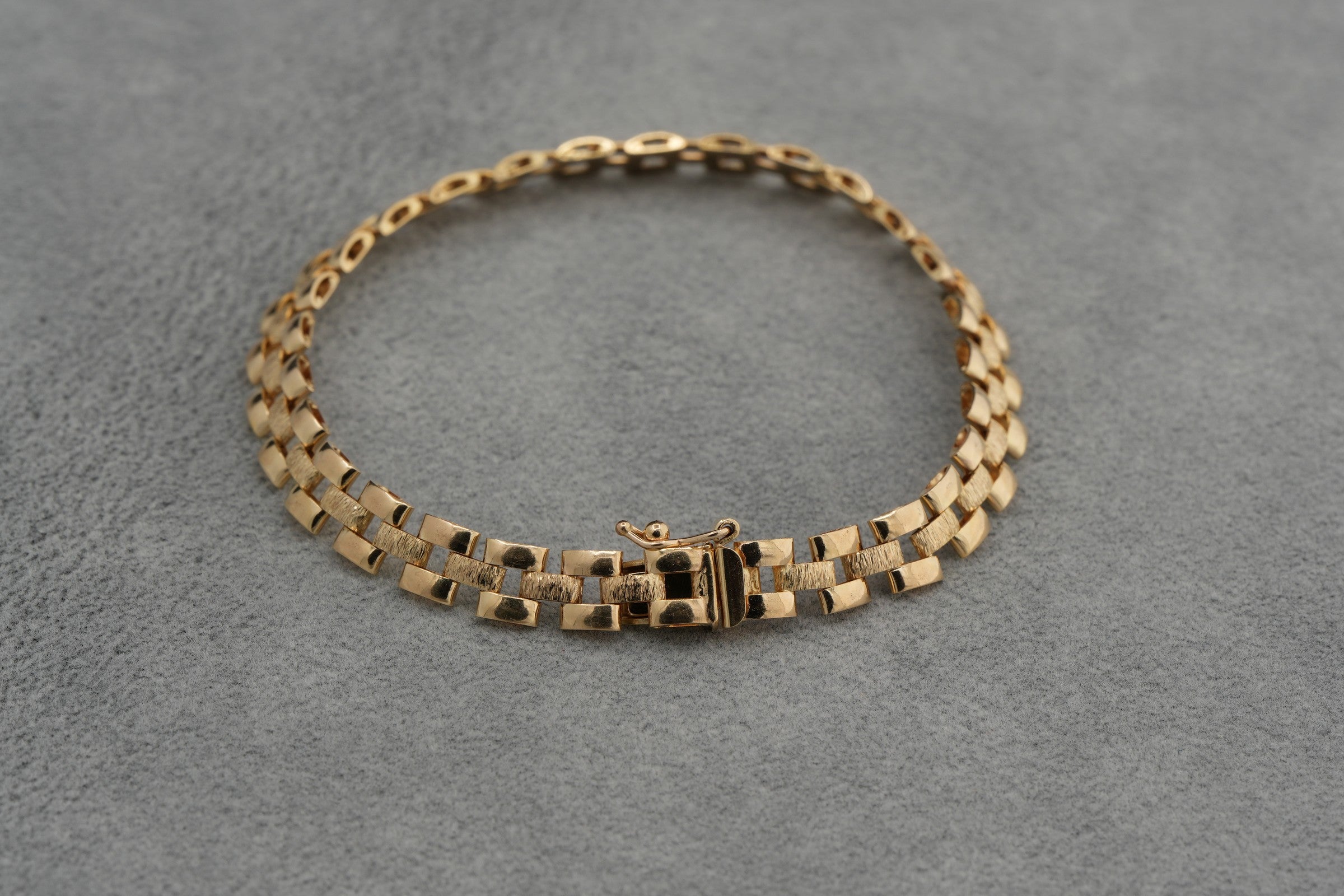 9ct Gold Panther Link Bracelet 20cm 8.0g 375 Hallmarked Ladies Statement Gift