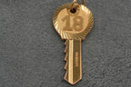 Solid 9ct Gold Key Charm Pendant 5.0g 375 London Leopard Head Hallmarked
