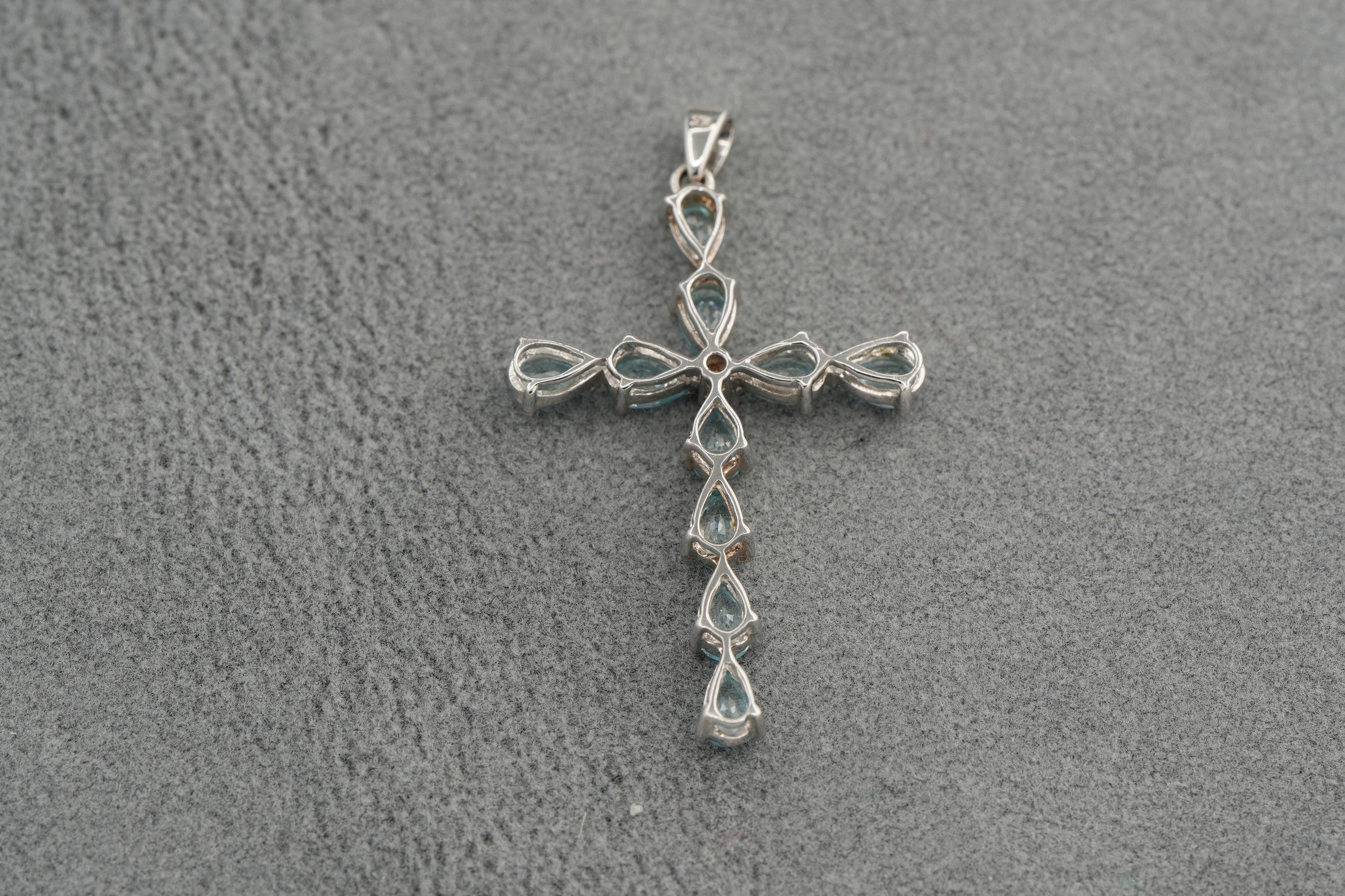 9ct white gold London blue topaz cross pendant