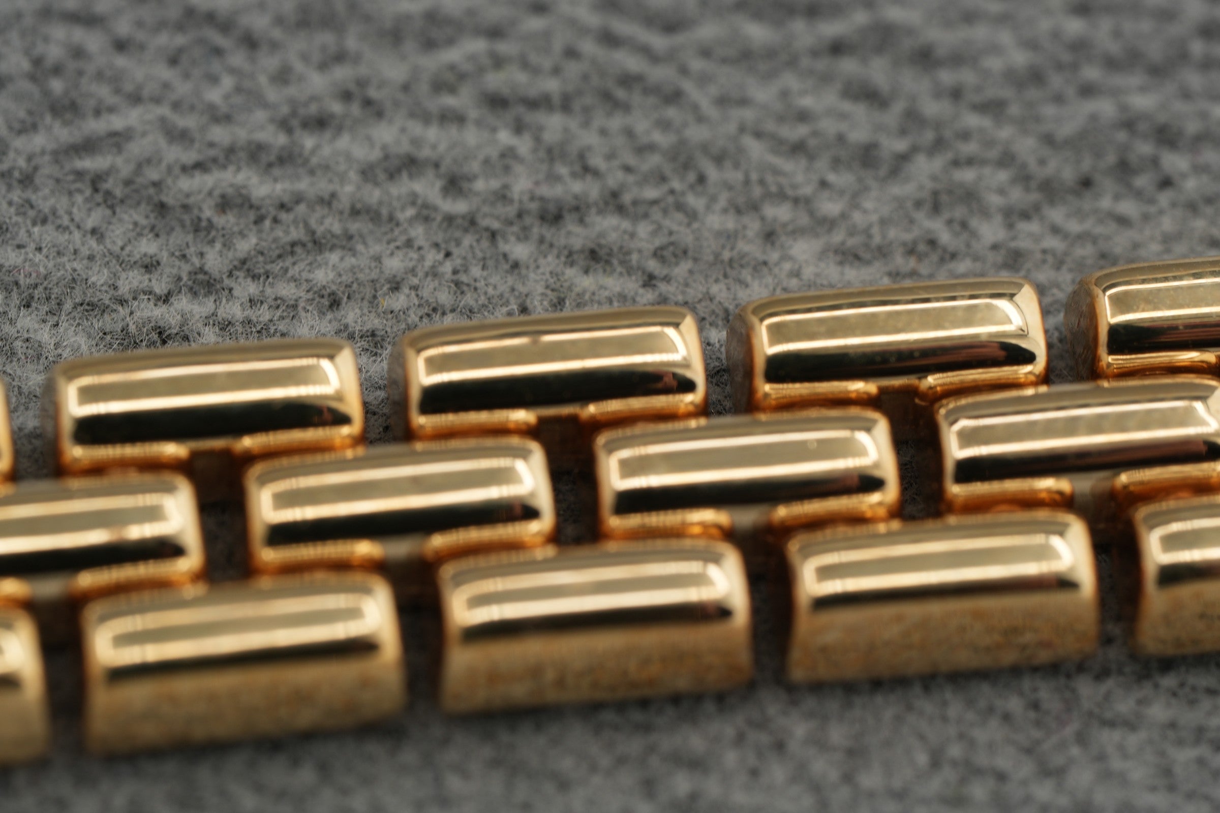 9ct yellow gold Italian brick link bracelet, hallmarked