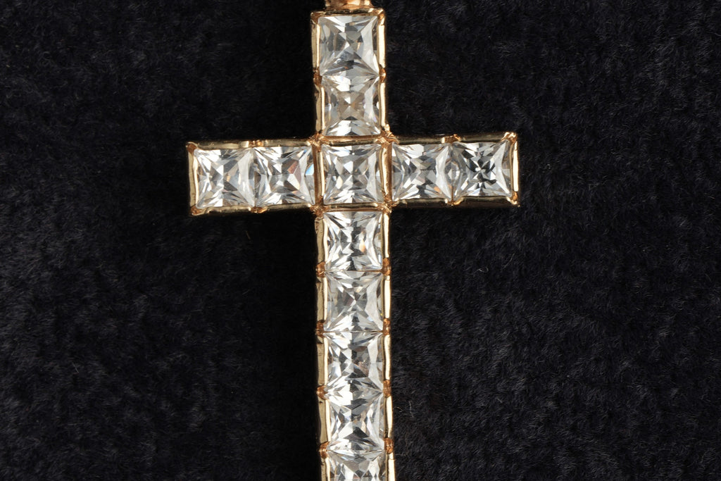 9ct gold cubic zirconia cross pendant, Birmingham hallmarked (display chain not included)