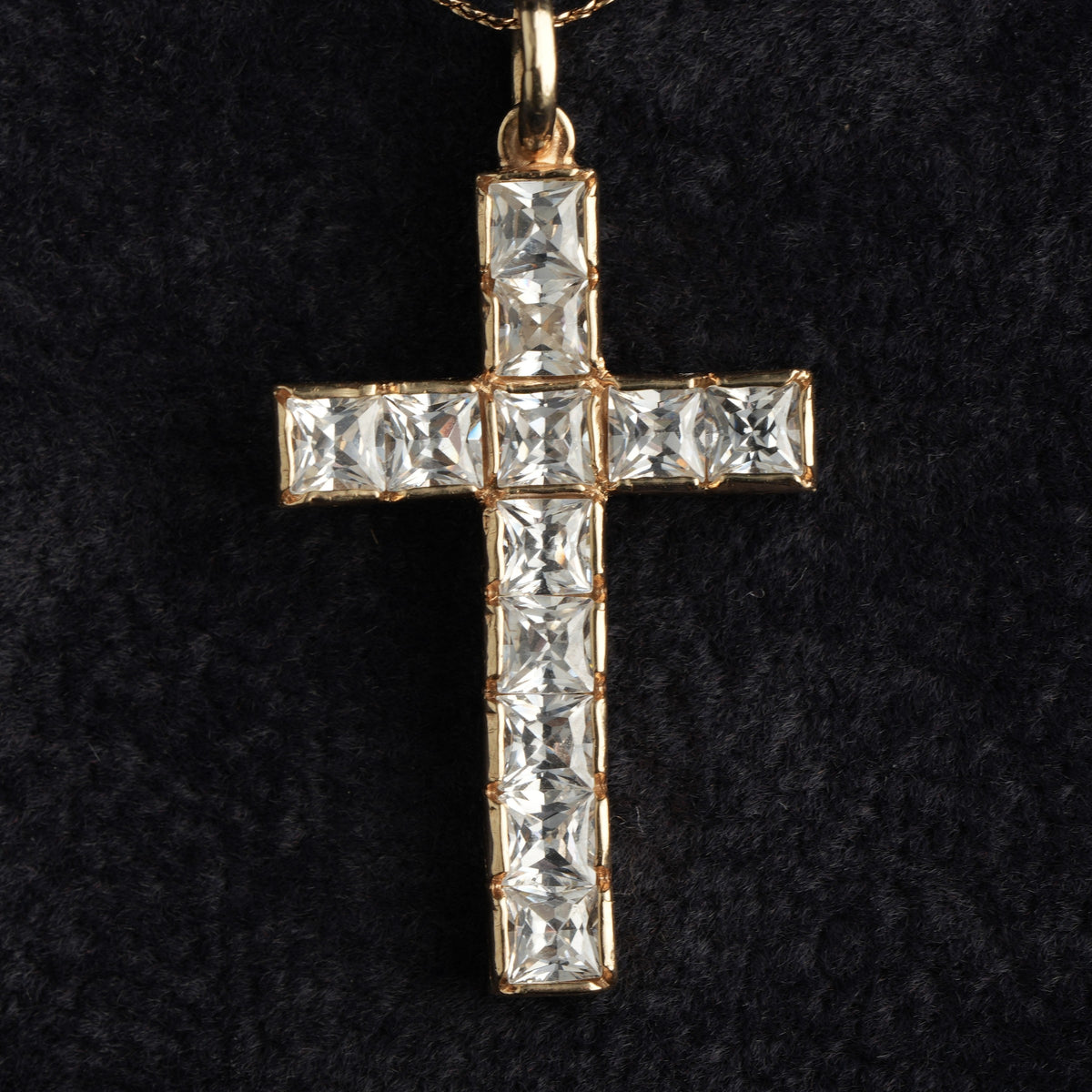 9ct gold cubic zirconia cross pendant, Birmingham hallmarked (display chain not included)