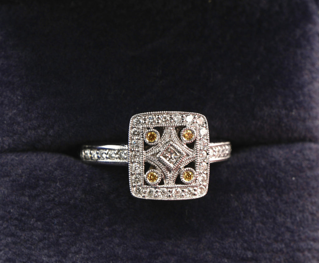 V&Co 18ct white gold Art Deco diamond panel ring, London hallmarked 750