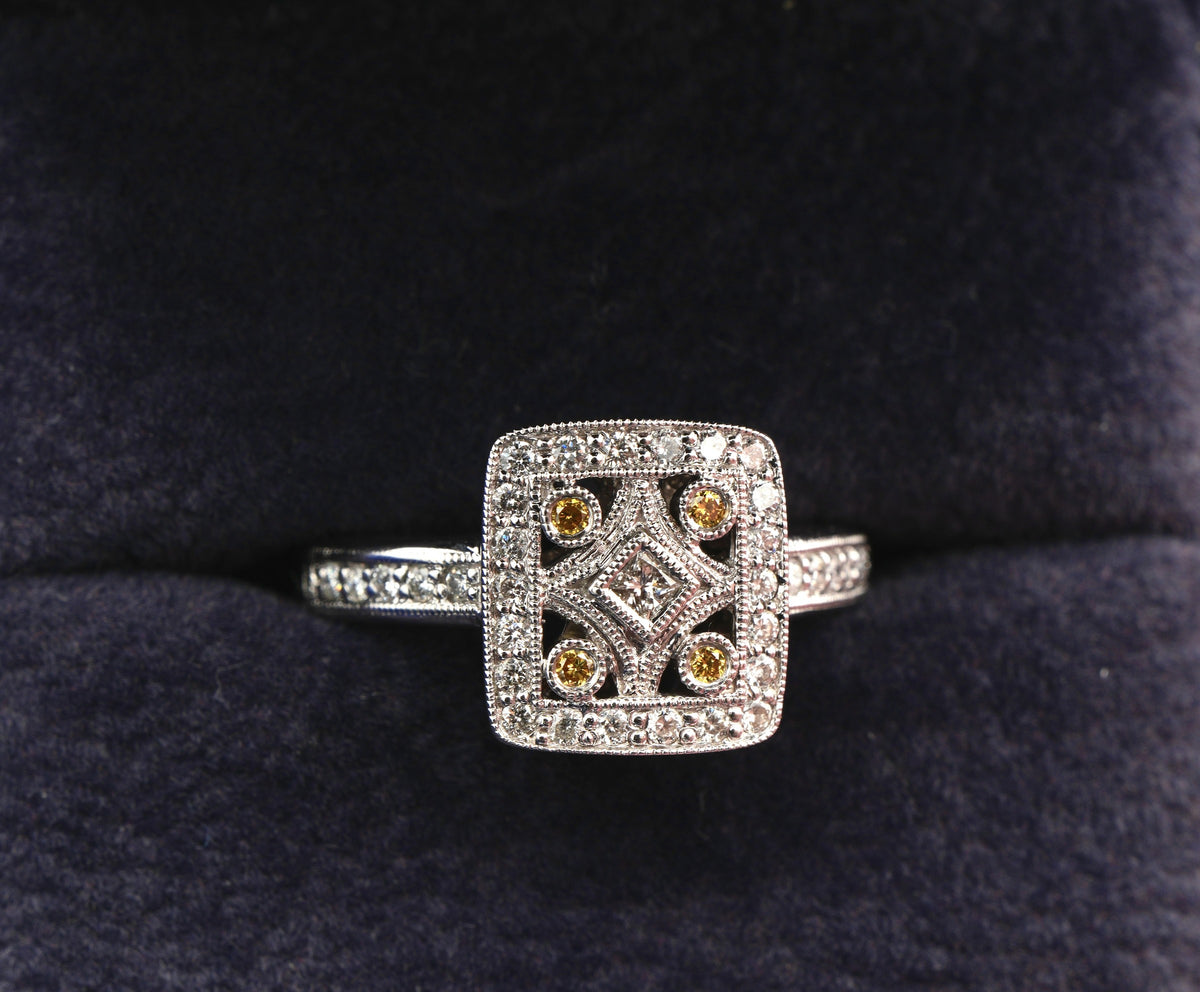 V&Co 18ct white gold Art Deco diamond panel ring, London hallmarked 750