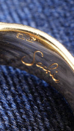 Boodles Sachi 18ct gold cedar grain textured ring, London 1987, signed Sachi