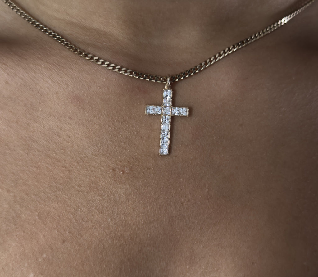 9ct gold cubic zirconia cross pendant, Birmingham hallmarked (display chain not included)