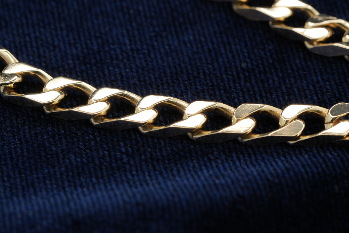 Solid 9ct yellow gold curb bracelet, 18.5 cm, hallmarked