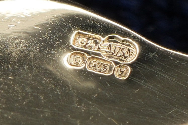 Solid 9ct yellow gold curb bracelet, 18.5 cm, hallmarked
