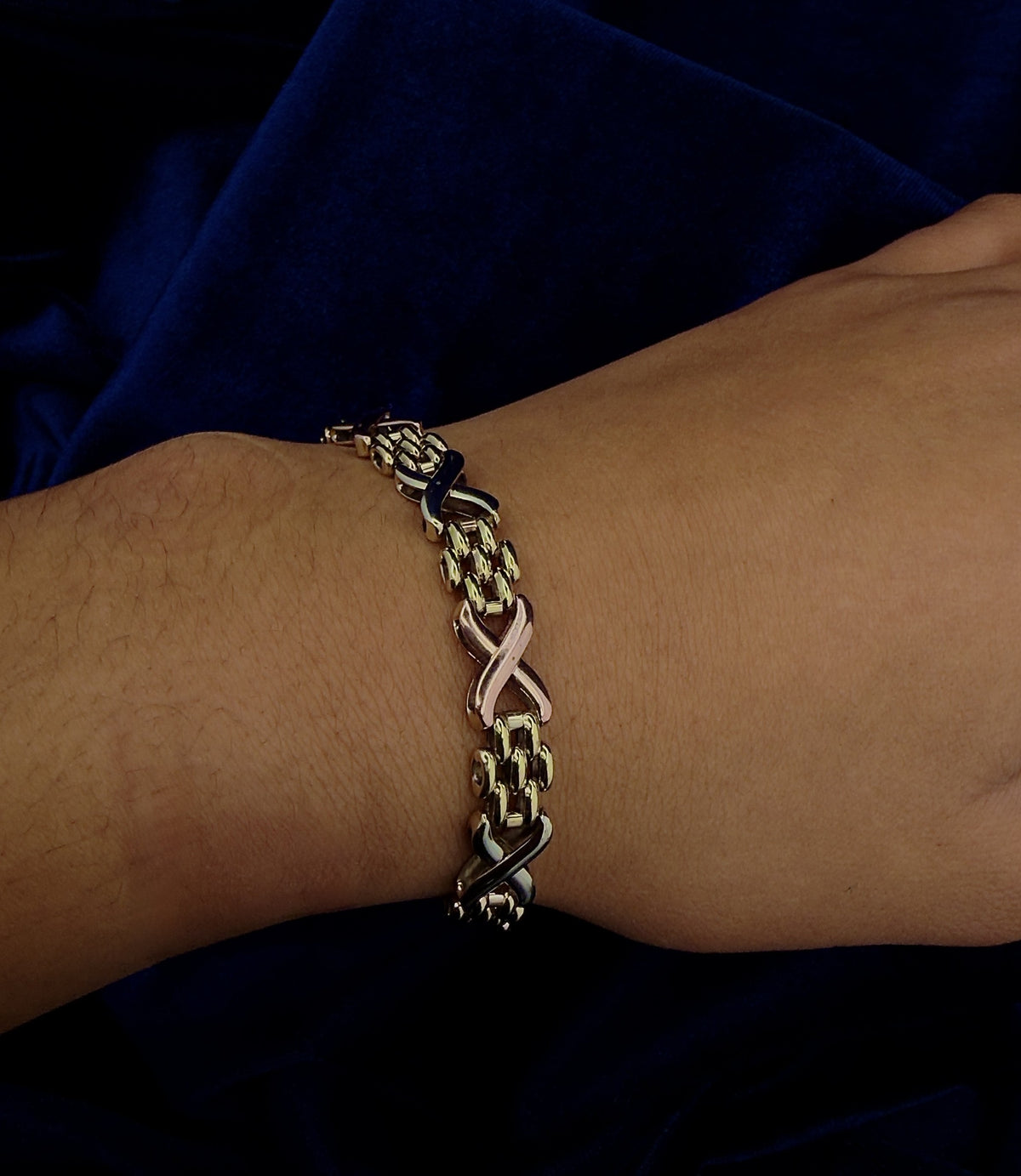 9ct tricolour gold fancy link bracelet, 18.7 cm, Sheffield hallmarked