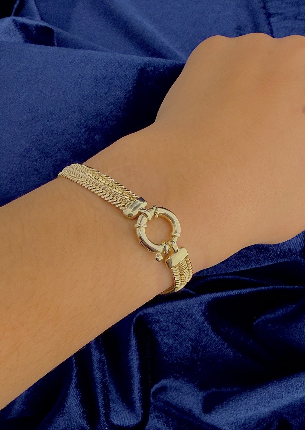 9ct yellow gold open mesh effect bracelet, Sheffield hallmarked
