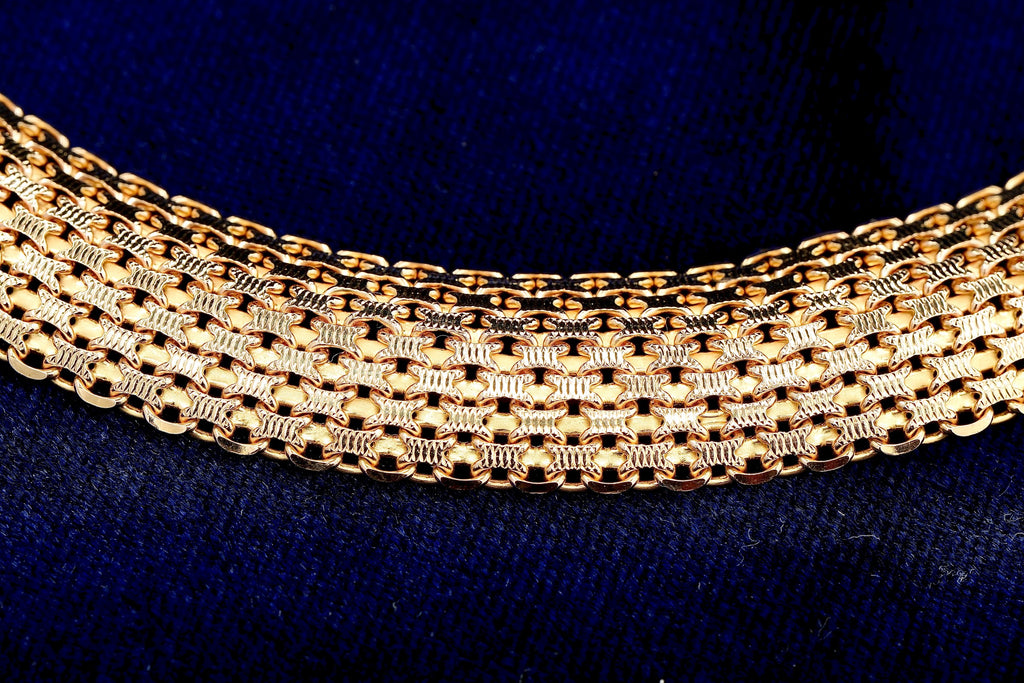 9ct yellow gold open mesh bracelet, hallmarked