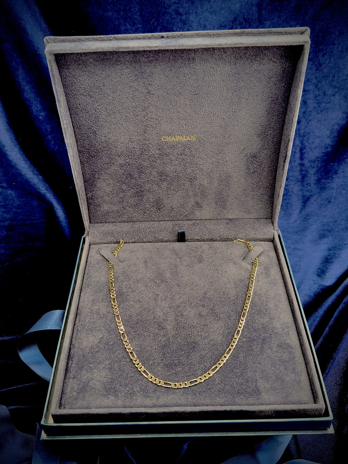 Solid 9ct yellow gold figaro chain necklace, 30 inch, 21.74 g, hallmarked