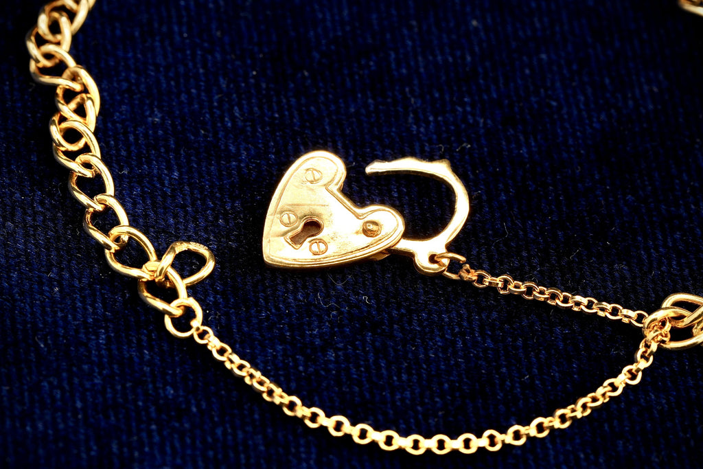 9ct yellow gold curb bracelet with heart padlock clasp, 17 cm, 4.1 g, hallmarked