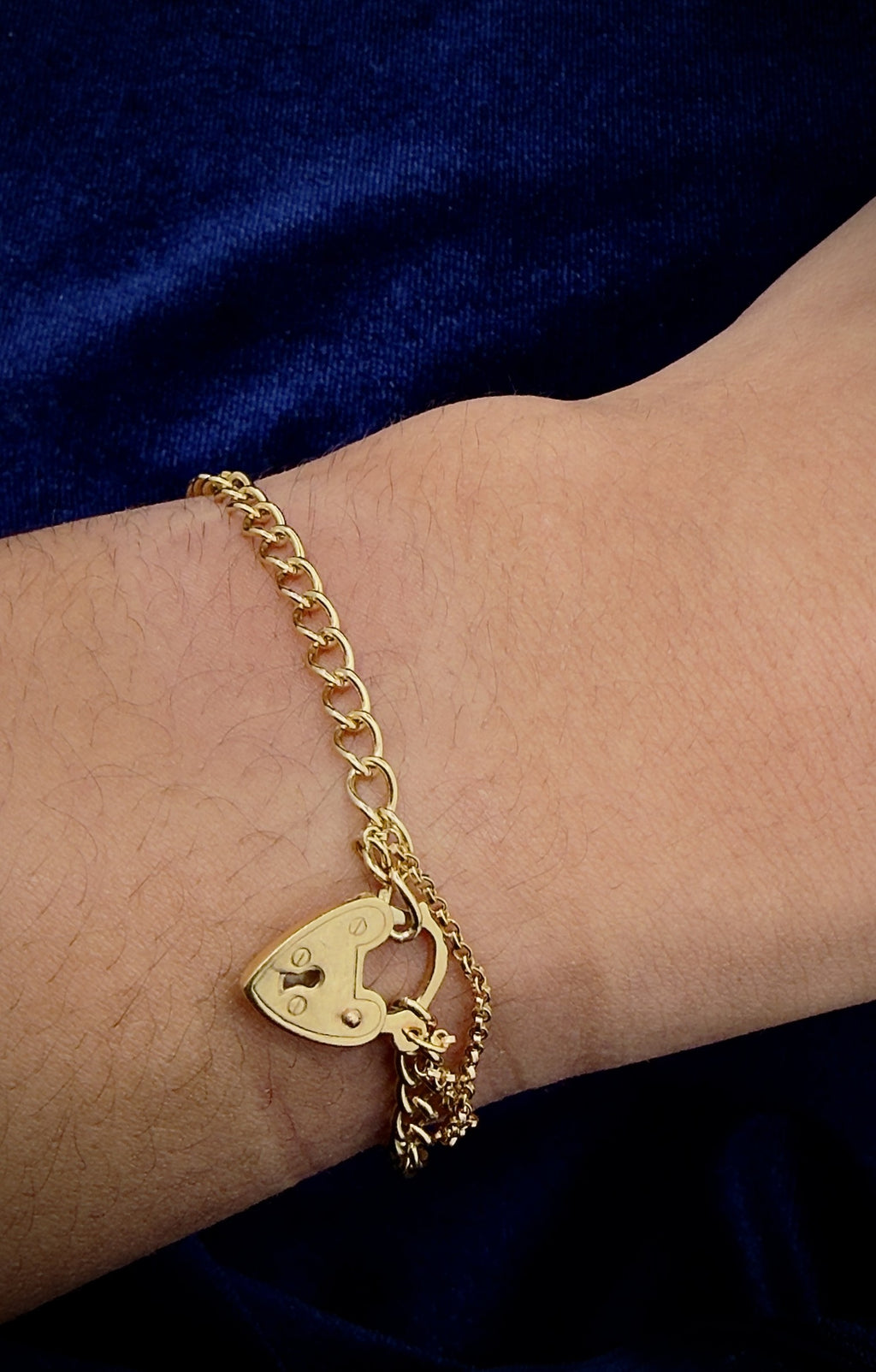9ct yellow gold curb bracelet with heart padlock clasp, 17 cm, 4.1 g, hallmarked