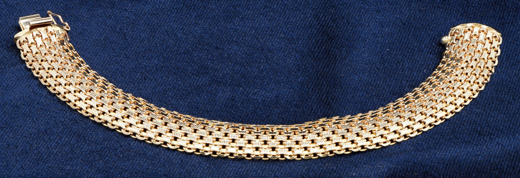 9ct yellow gold open mesh bracelet, hallmarked
